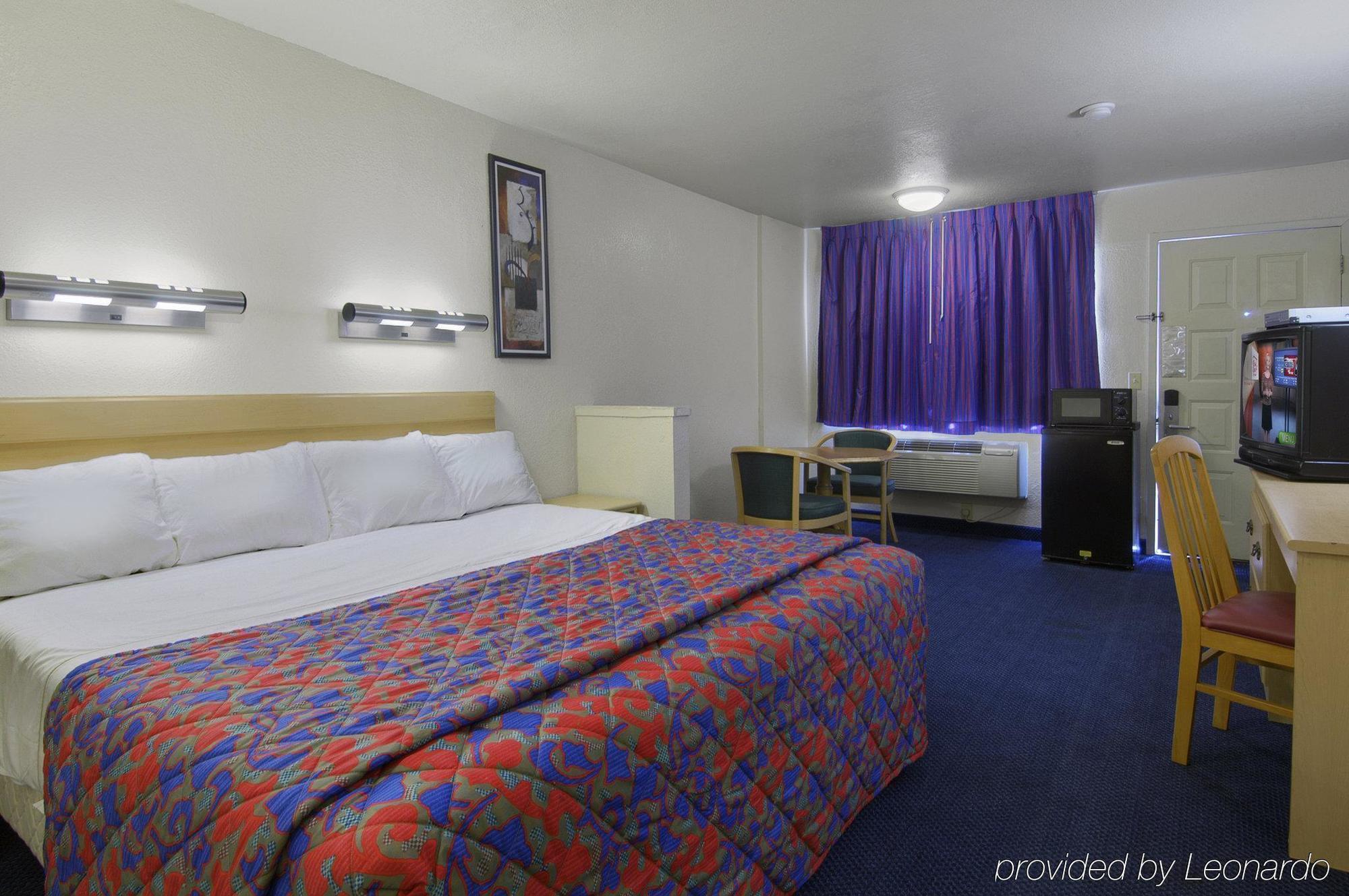 Red Roof Inn Stockton Buitenkant foto